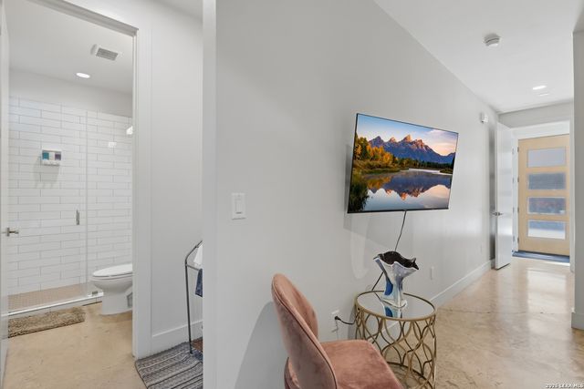 318 W Grayson St Unit 303, San Antonio, TX 78212