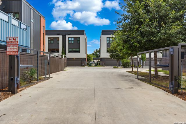 318 W Grayson St Unit 303, San Antonio, TX 78212