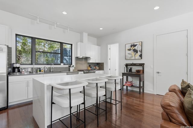 318 W Grayson St Unit 303, San Antonio, TX 78212