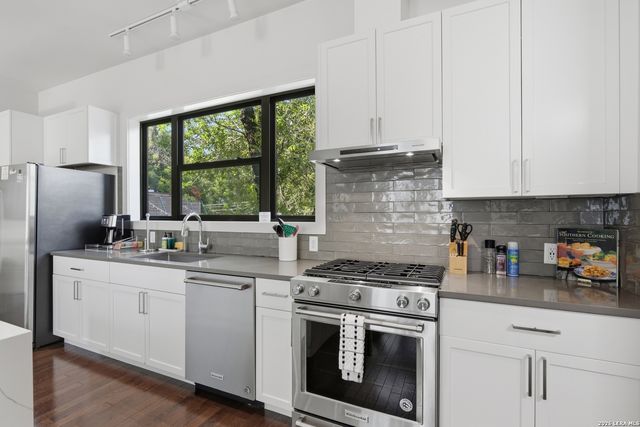 318 W Grayson St Unit 303, San Antonio, TX 78212