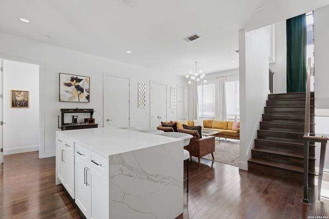 318 W Grayson St Unit 303, San Antonio, TX 78212