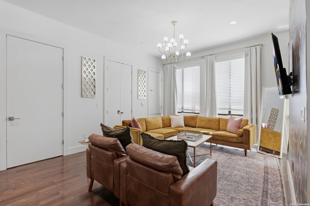 318 W Grayson St Unit 303, San Antonio, TX 78212