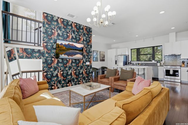 318 W Grayson St Unit 303, San Antonio, TX 78212