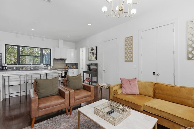 318 W Grayson St Unit 303, San Antonio, TX 78212