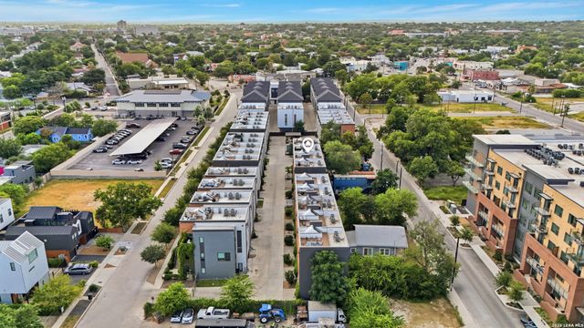 318 W Grayson St Unit 303, San Antonio, TX 78212