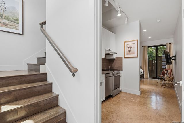 318 W Grayson St Unit 303, San Antonio, TX 78212