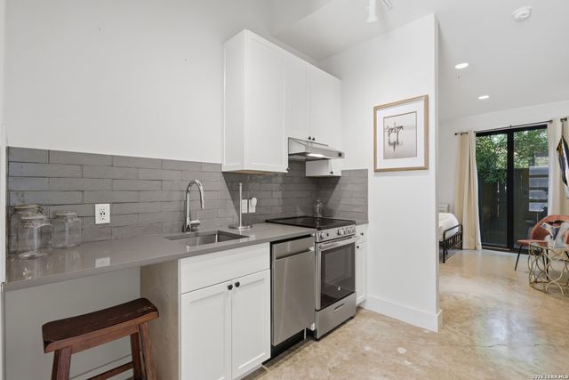 318 W Grayson St Unit 303, San Antonio, TX 78212