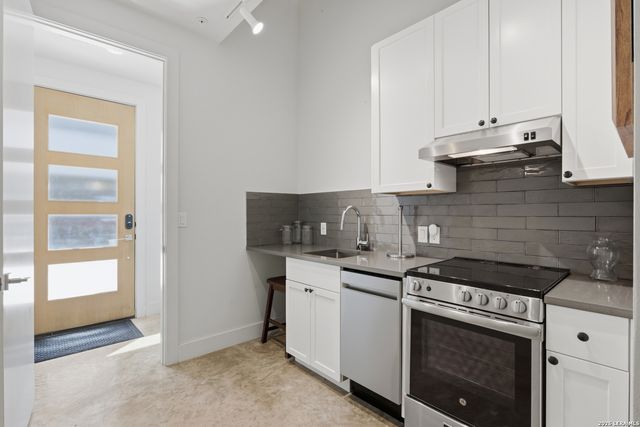 318 W Grayson St Unit 303, San Antonio, TX 78212