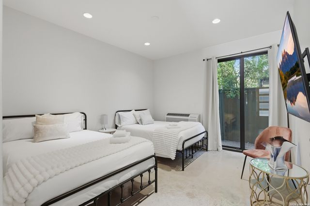 318 W Grayson St Unit 303, San Antonio, TX 78212