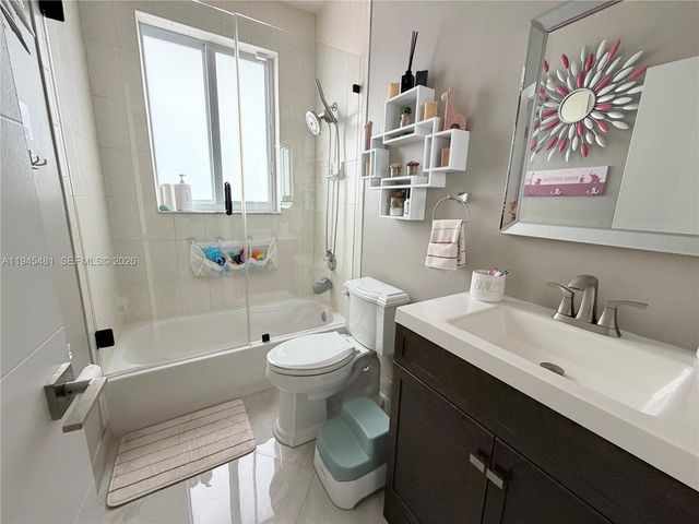 8737 NW 168th Ln, Miami Lakes, FL 33018