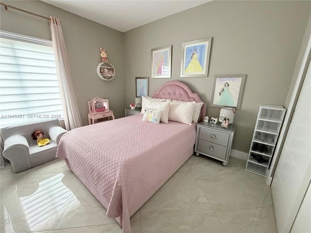 8737 NW 168th Ln, Miami Lakes, FL 33018