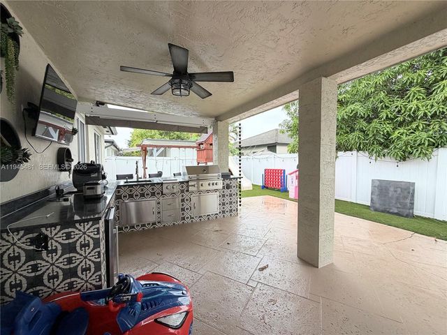 8737 NW 168th Ln, Miami Lakes, FL 33018