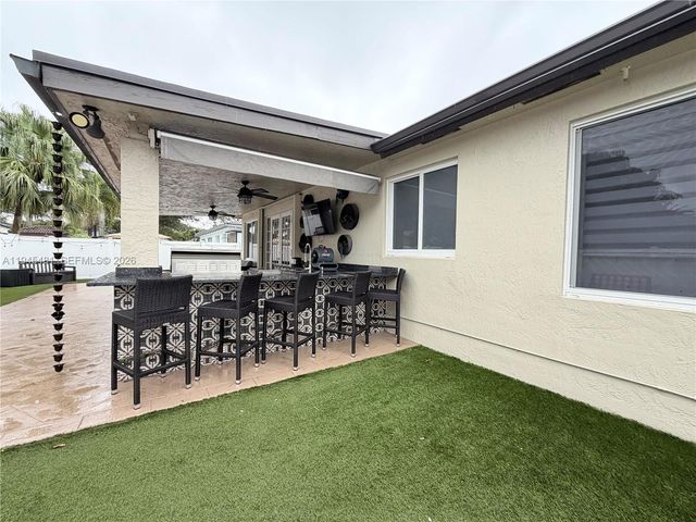 8737 NW 168th Ln, Miami Lakes, FL 33018