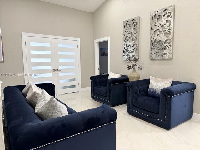 8737 NW 168th Ln, Miami Lakes, FL 33018