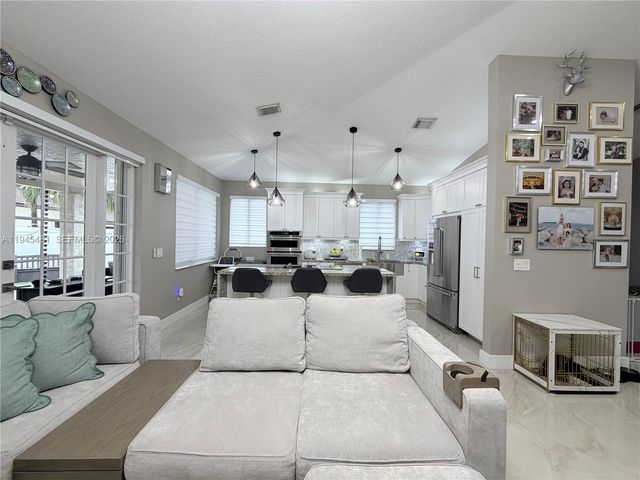 8737 NW 168th Ln, Miami Lakes, FL 33018