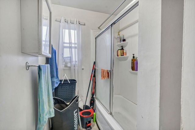 1737 N Smith St, Spokane, WA 99207