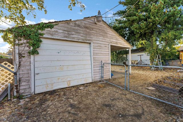 1737 N Smith St, Spokane, WA 99207