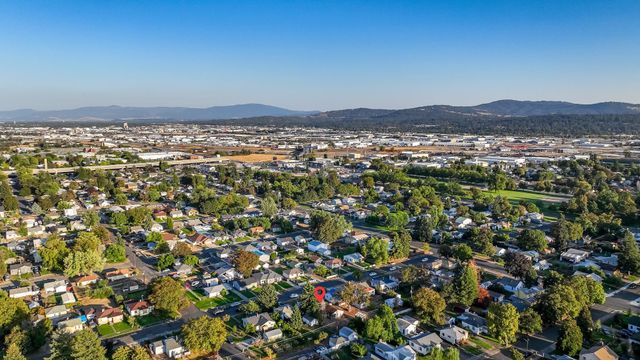 1737 N Smith St, Spokane, WA 99207