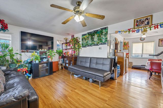 1737 N Smith St, Spokane, WA 99207