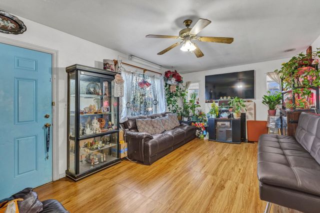 1737 N Smith St, Spokane, WA 99207