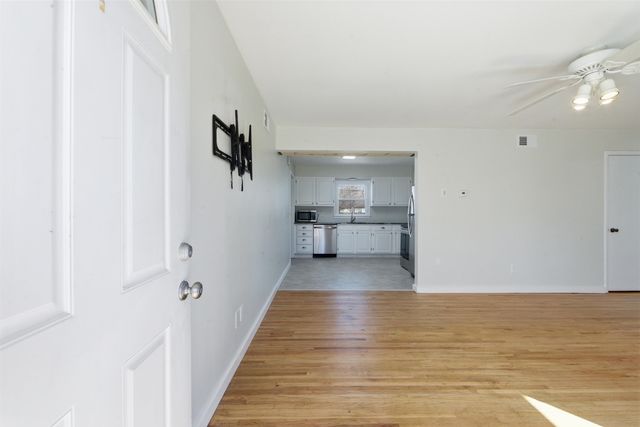 1138 E Tulsa St, Wichita, KS 67216