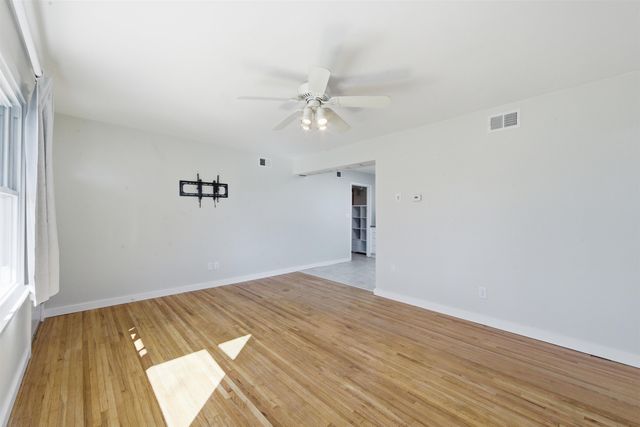 1138 E Tulsa St, Wichita, KS 67216