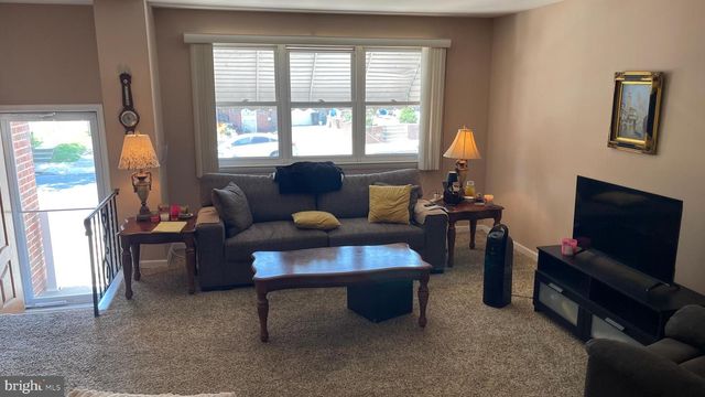 9888 GARVEY DR, Philadelphia, PA 19114