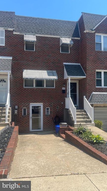 9888 GARVEY DR, Philadelphia, PA 19114