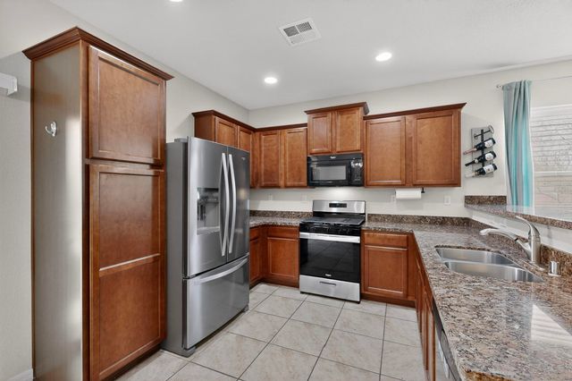1810 Lark Drive NE, Rio Rancho, NM 87144