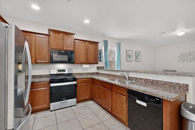 1810 Lark Drive NE, Rio Rancho, NM 87144