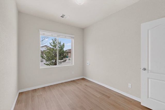 1810 Lark Drive NE, Rio Rancho, NM 87144