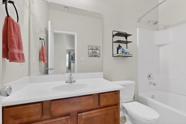 1810 Lark Drive NE, Rio Rancho, NM 87144