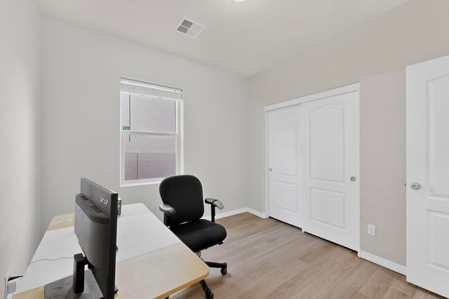 1810 Lark Drive NE, Rio Rancho, NM 87144