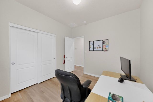 1810 Lark Drive NE, Rio Rancho, NM 87144