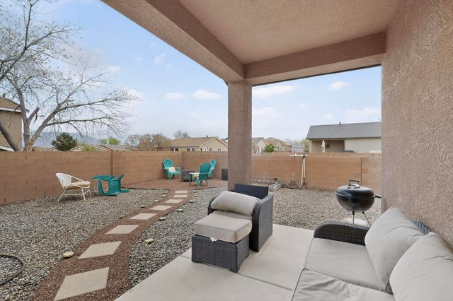 1810 Lark Drive NE, Rio Rancho, NM 87144