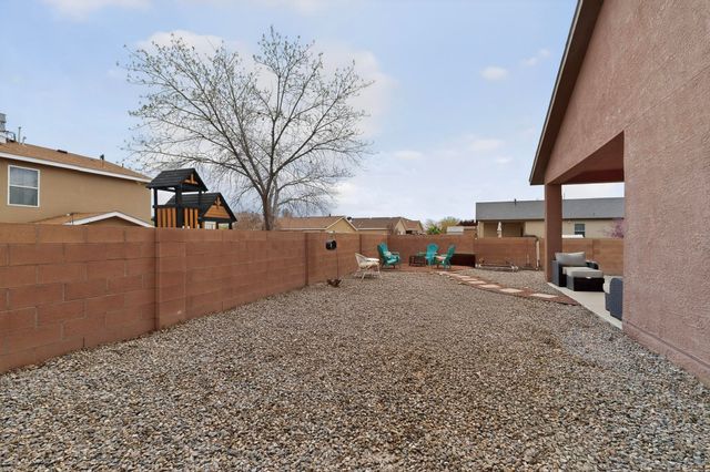1810 Lark Drive NE, Rio Rancho, NM 87144