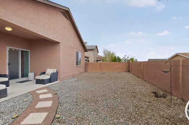 1810 Lark Drive NE, Rio Rancho, NM 87144