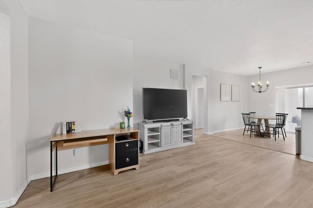 1810 Lark Drive NE, Rio Rancho, NM 87144