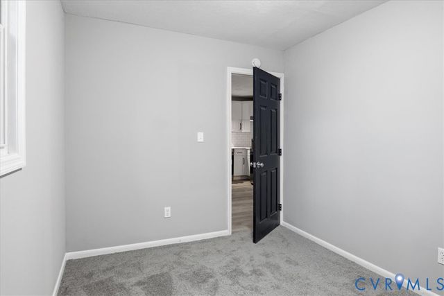 101 Pineview Dr, Hartfield, VA 23071