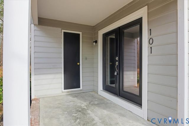 101 Pineview Dr, Hartfield, VA 23071