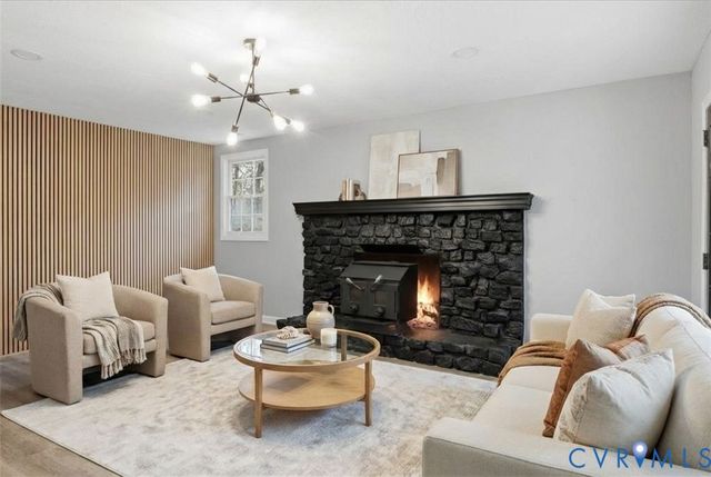 101 Pineview Dr, Hartfield, VA 23071