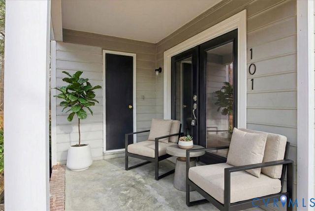 101 Pineview Dr, Hartfield, VA 23071