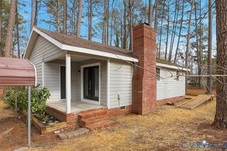 101 Pineview Dr, Hartfield, VA 23071