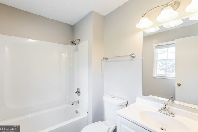 2871 Quinbery Drive, Snellville, GA 30039