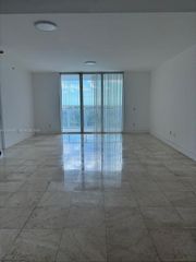 15051 Royal Oaks Ln 1401, North Miami, FL 33181
