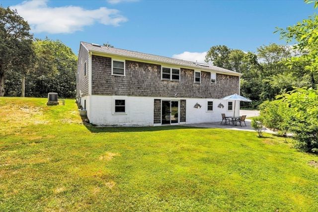 19 Jones Ln, Sandwich, MA 02537