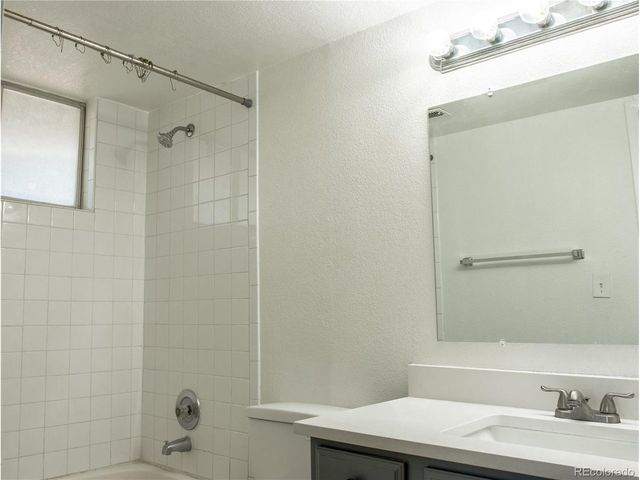 1075 S Elkhart Way 102, Aurora, CO 80012