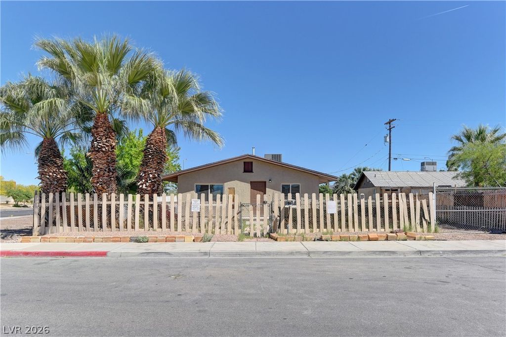 1940 Merze Avenue B, Henderson, NV 89011
