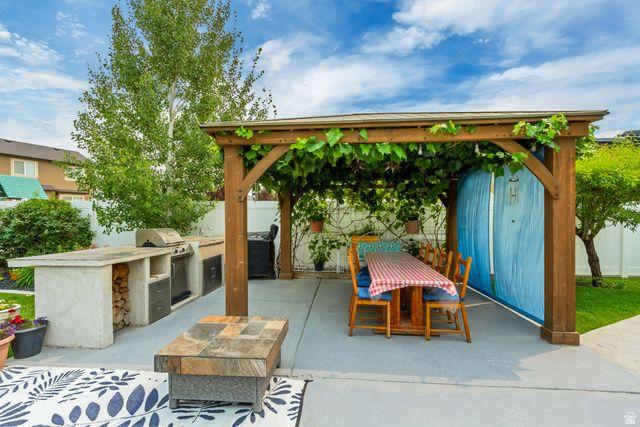 6372 N DAVIS KNOLLS DR, Eagle Mountain, UT 84005