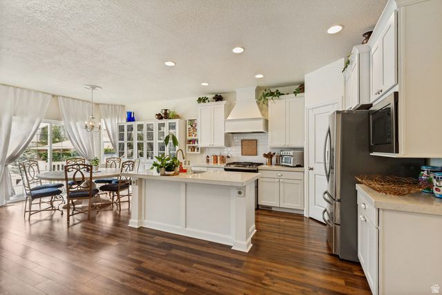6372 N DAVIS KNOLLS DR, Eagle Mountain, UT 84005